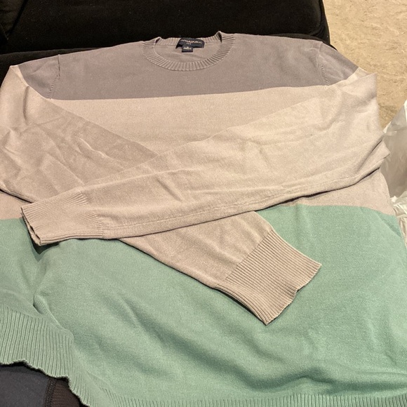 Mens Banana Republic crewneck sweater - Picture 4 of 4